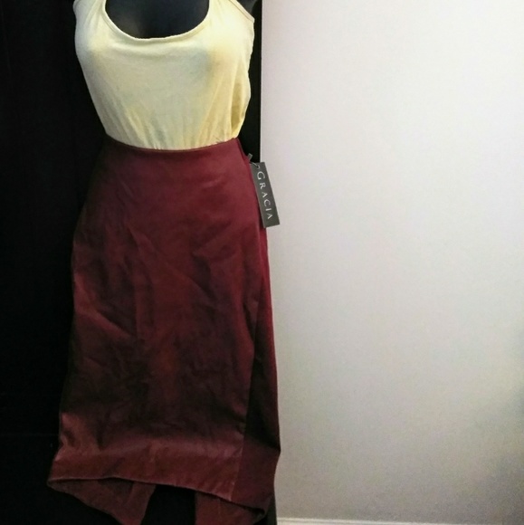 Skirt - Picture 2 of 2